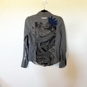 Johnny was 3J workshop blue bandana print button up women’s medium